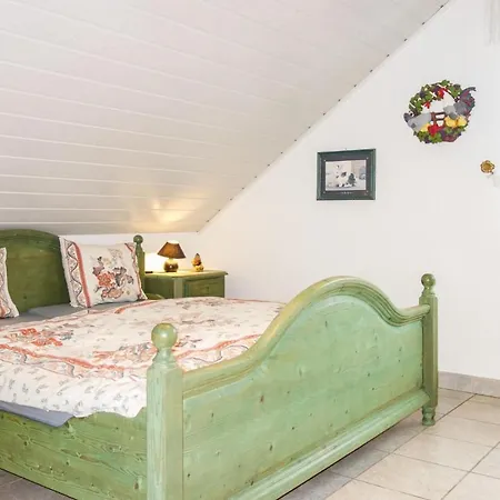 Pet Friendly In With Kitchen *